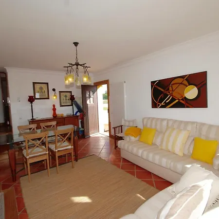 Pristine - 2 Bedroom With Sea And Pool Views In The شقة *
