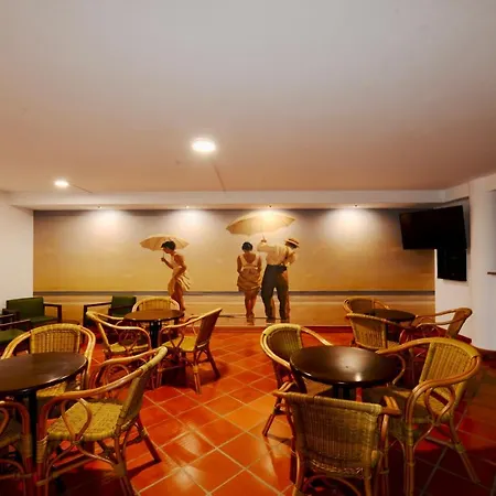 شقة Pristine - 2 Bedroom With Sea And Pool Views In The ساو مارتينهو دو بورتو